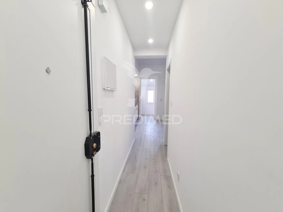 Apartamento T2 para Venda em São Domingos de Benfica Foto 8