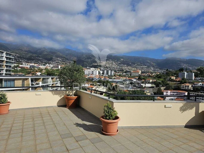Apartamento T4 para Venda em São Martinho Foto 8