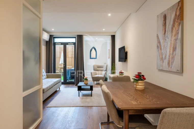Apartamento T2 para Venda em Cedofeita, Santo Ildefonso, Sé, Miragaia, São Nicolau e Vitória Foto 4
