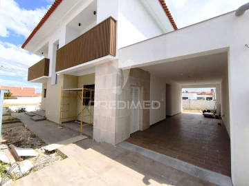 Moradia T4 para Venda em Azeitão (São Lourenço e São Simão)