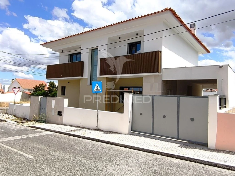 Moradia T4 para Venda em Azeitão (São Lourenço e São Simão) Foto 5