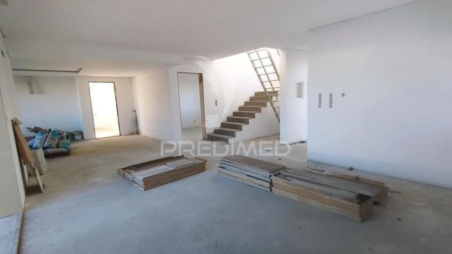 Moradia T4 para Venda em Azeitão (São Lourenço e São Simão) Foto 10