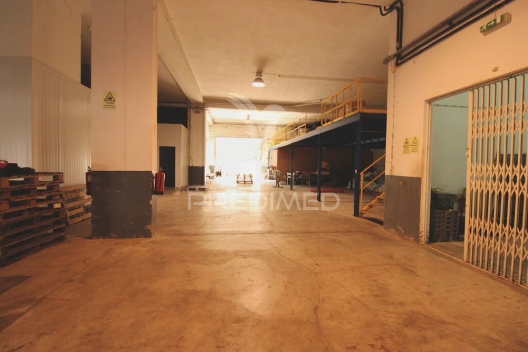 Armazém para Venda em Estômbar e Parchal Foto 5