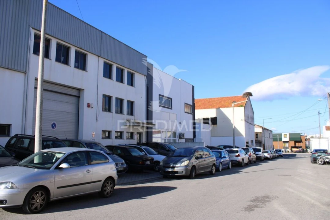 Armazém para Venda em Estômbar e Parchal Foto 2