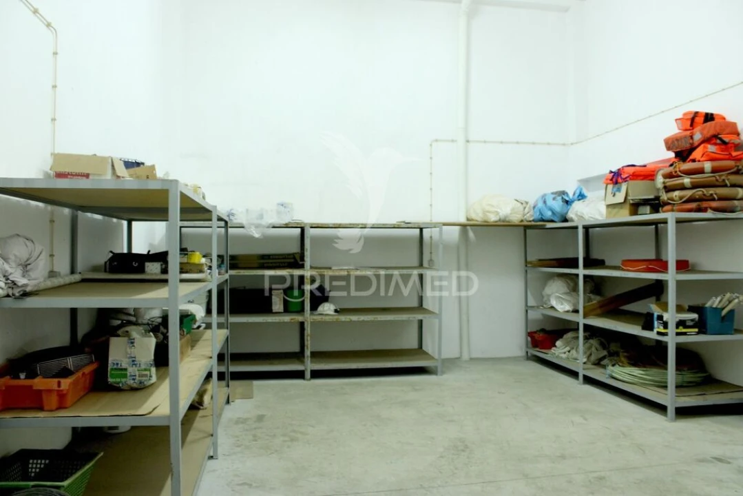 Armazém para Venda em Estômbar e Parchal Foto 18