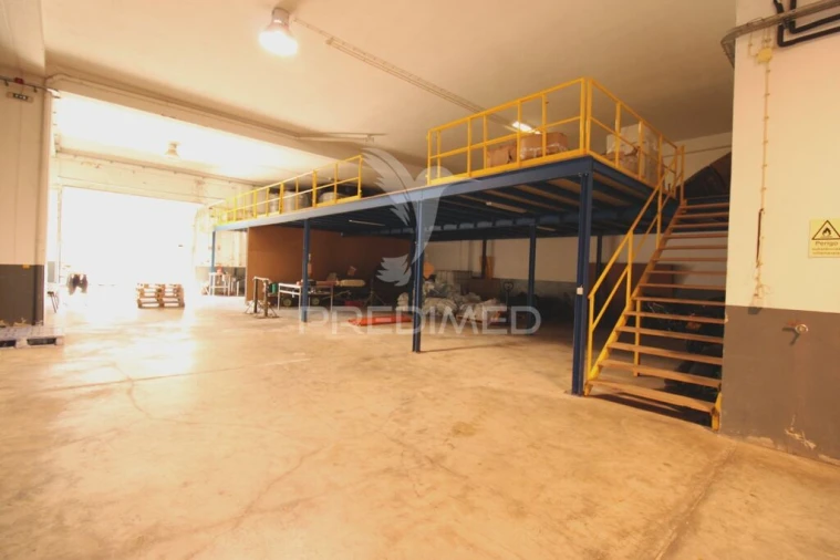 Armazém para Venda em Estômbar e Parchal Foto 6