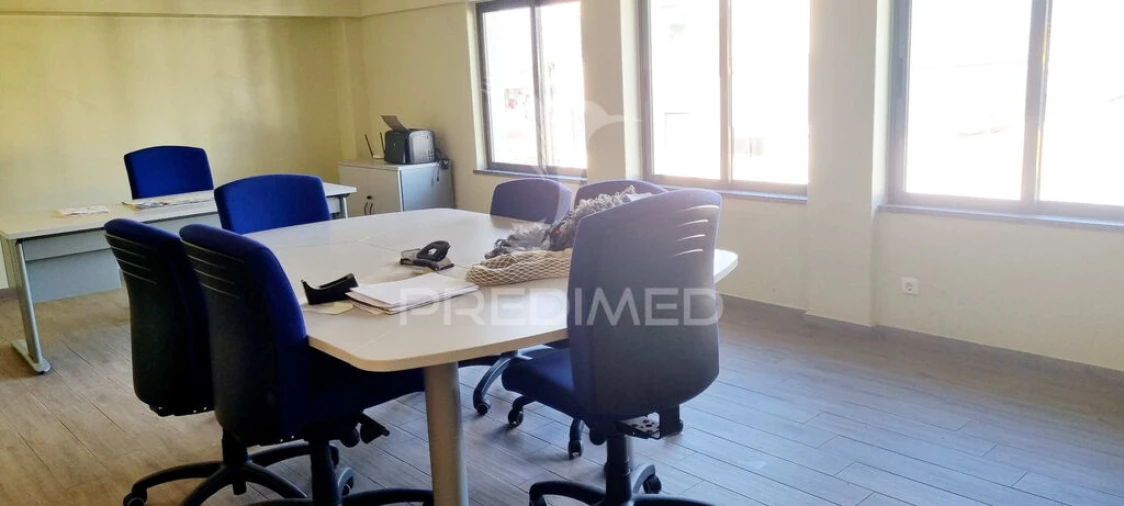 Armazém para Venda em Estômbar e Parchal Foto 17