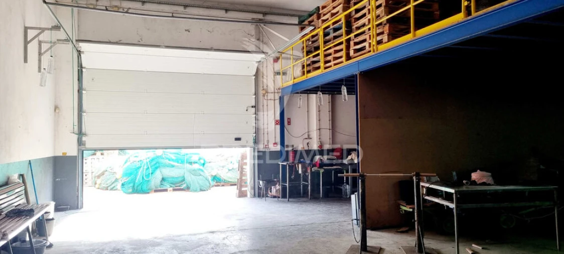 Armazém para Venda em Estômbar e Parchal Foto 3