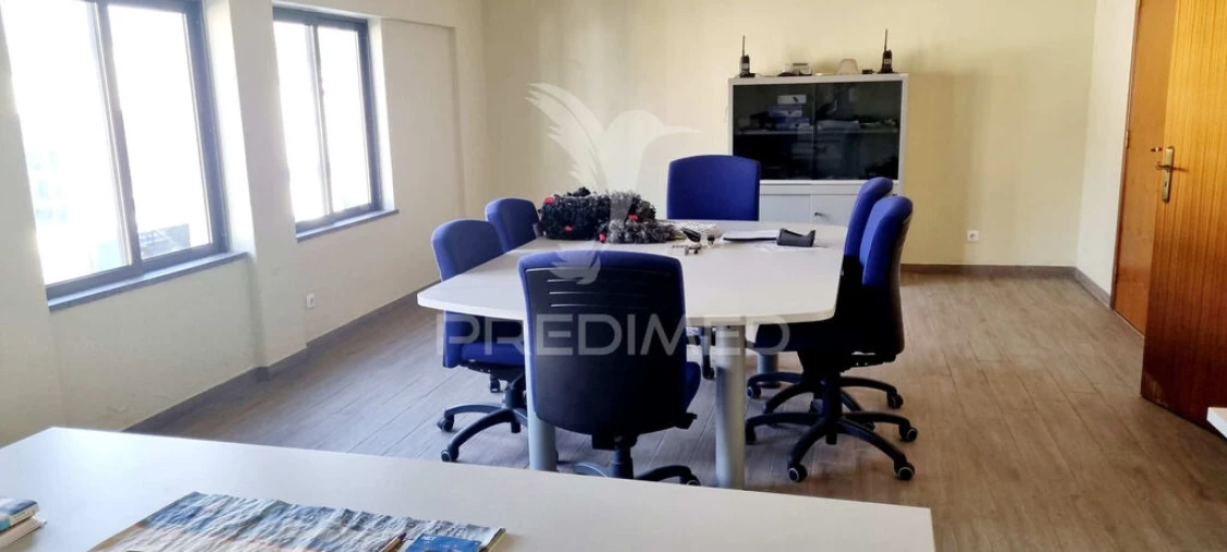 Armazém para Venda em Estômbar e Parchal Foto 16