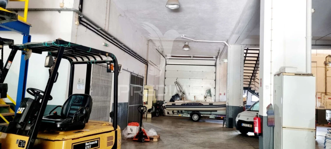 Armazém para Venda em Estômbar e Parchal Foto 2