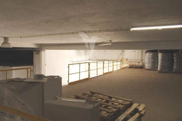 Armazém para Venda em Estômbar e Parchal Foto 9