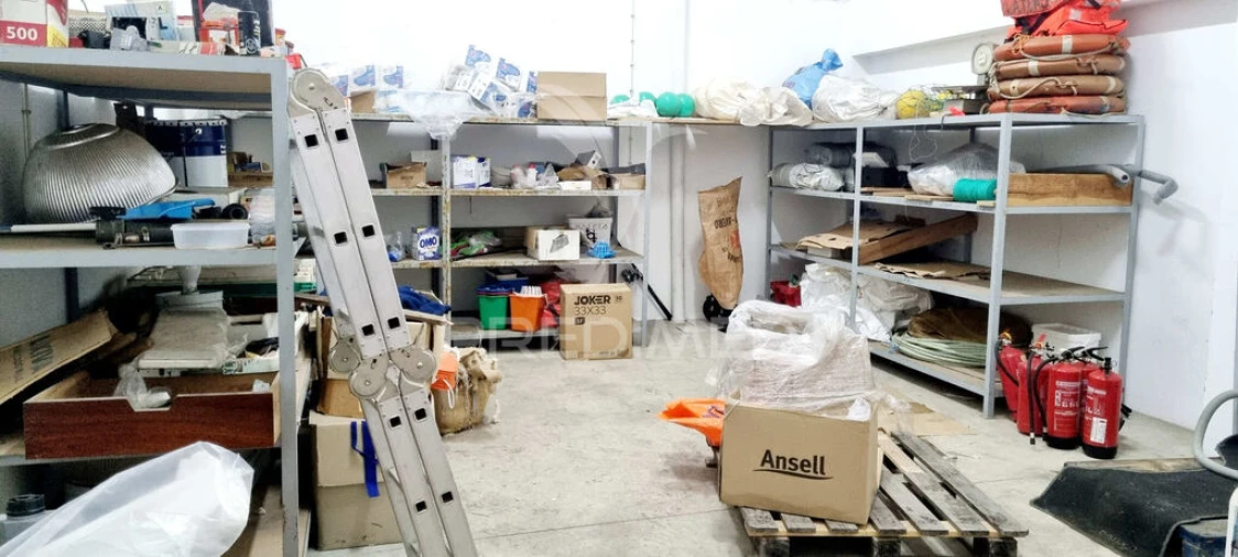 Armazém para Venda em Estômbar e Parchal Foto 6