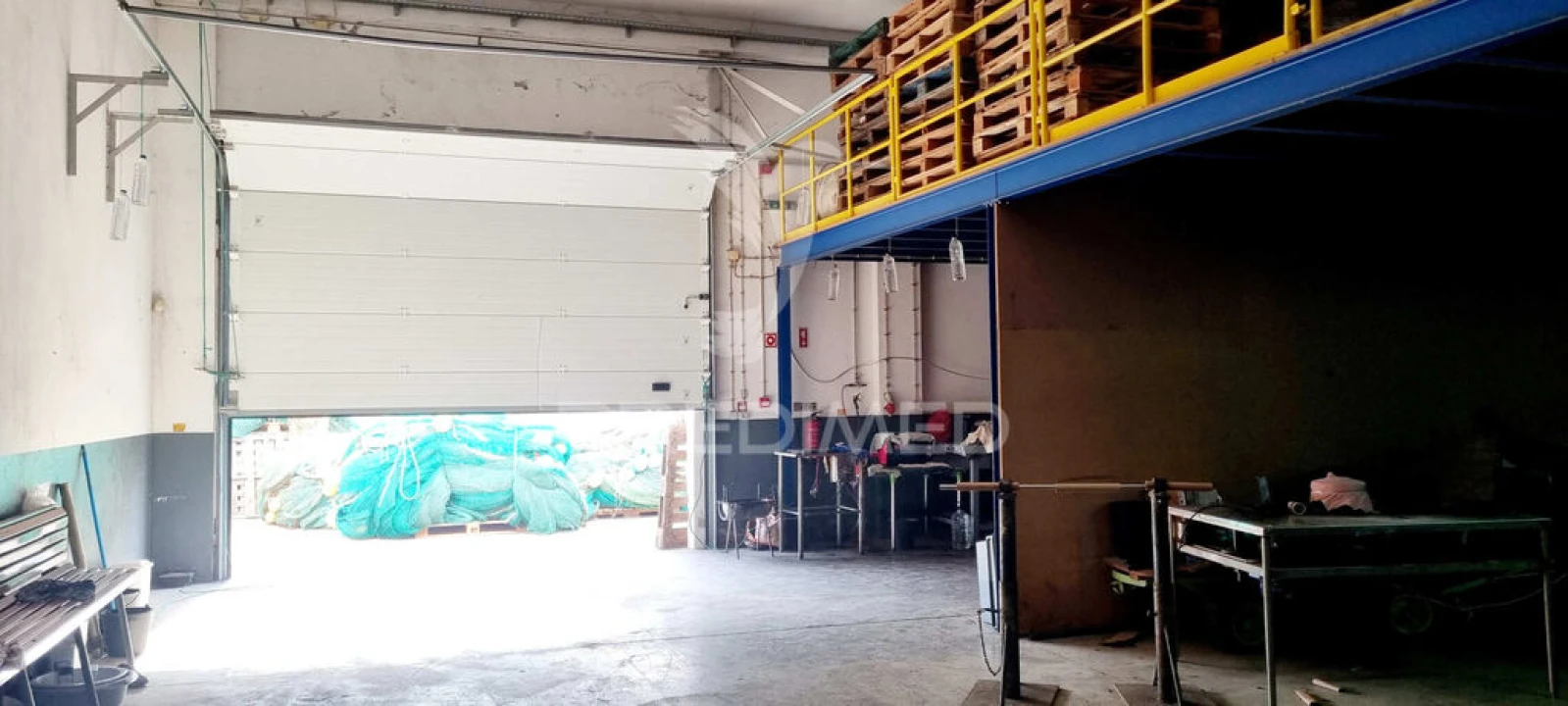 Armazém para Venda em Estômbar e Parchal Foto 3