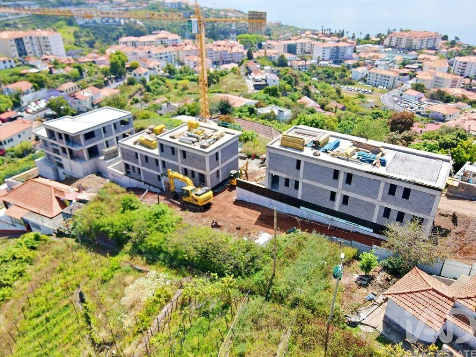 Moradia T3 para Venda em Caniço Foto 21