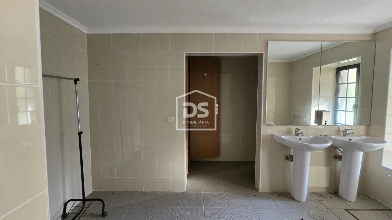 Negócio para Venda em Abrunhosa-A-Velha Foto 52