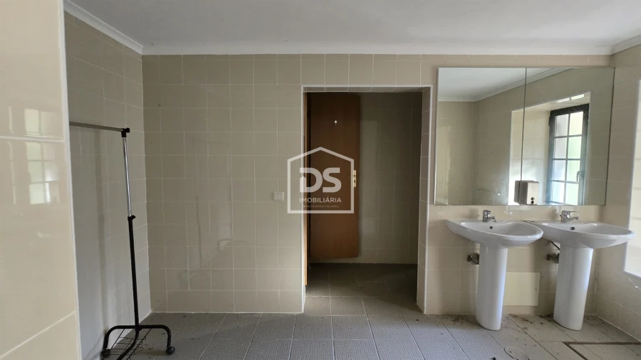 Negócio para Venda em Abrunhosa-A-Velha Foto 52