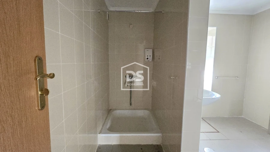 Negócio para Venda em Abrunhosa-A-Velha Foto 51