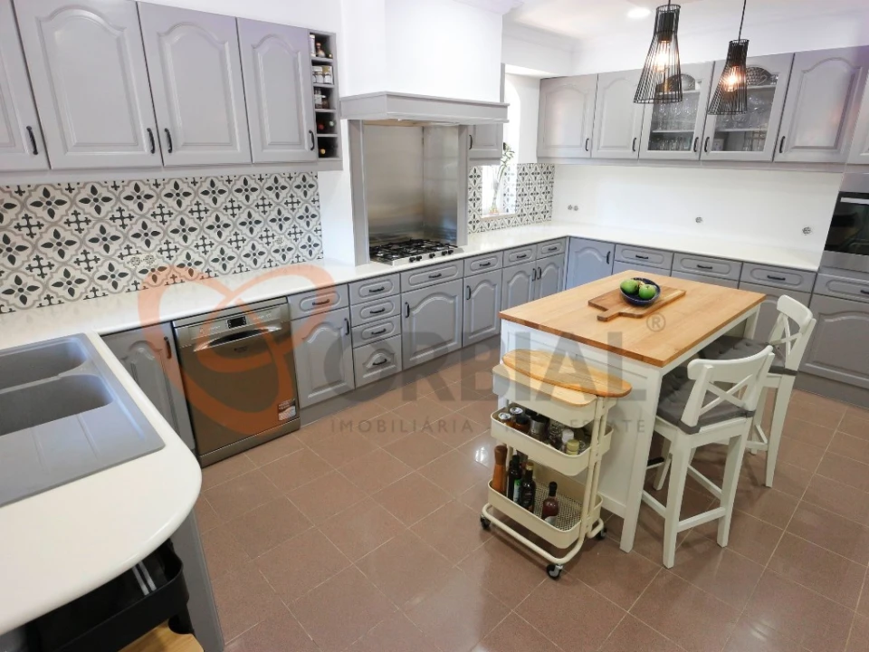 Moradia T4 para Venda em Guia Foto 17