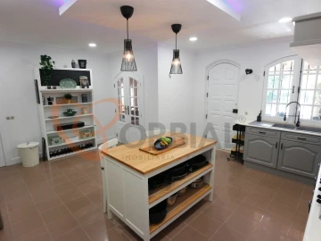 Moradia T4 para Venda em Guia