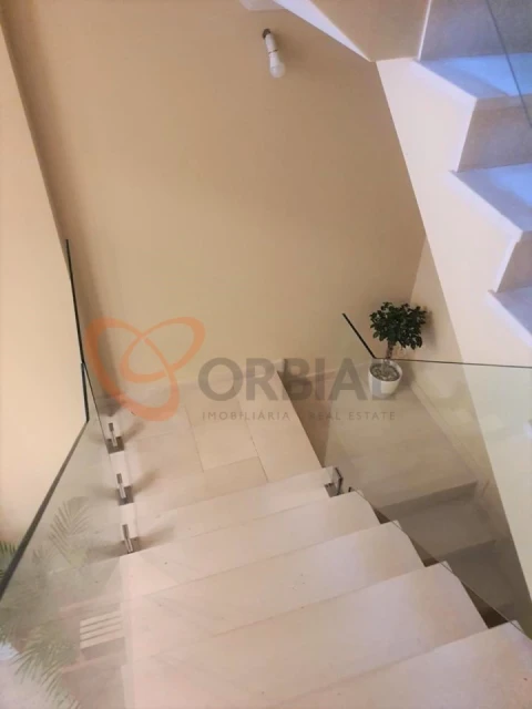 Moradia T3 para Venda em Albufeira e Olhos de Água