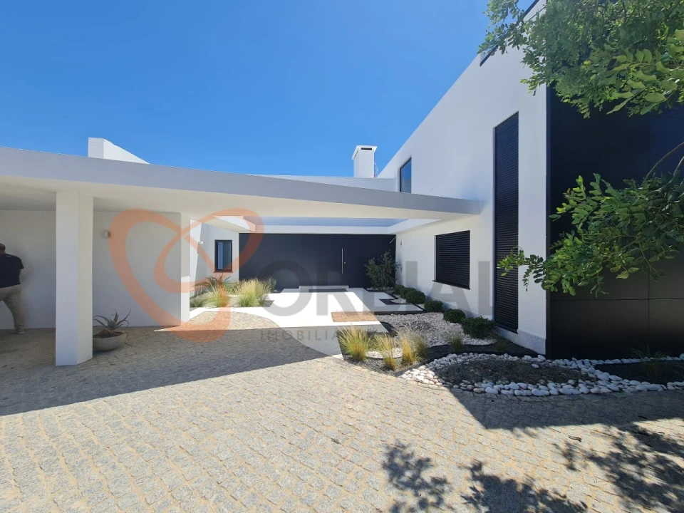 Moradia T4 para Venda em Conceição e Estoi Foto 4
