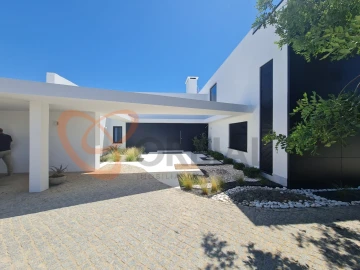 Moradia T4 para Venda em Conceição e Estoi