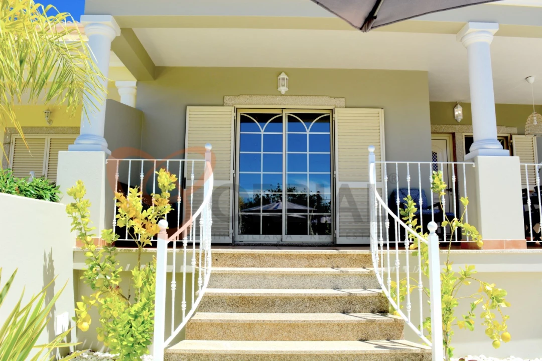 Moradia T4 para Arrendamento férias em Albufeira e Olhos de Água Foto 3