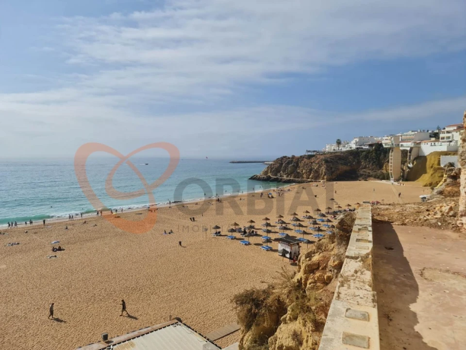 Moradia T6 para Venda em Albufeira e Olhos de Água Foto 1