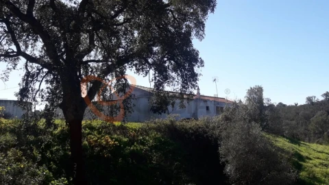 Moradia T3 para Venda em São Bartolomeu de Messines