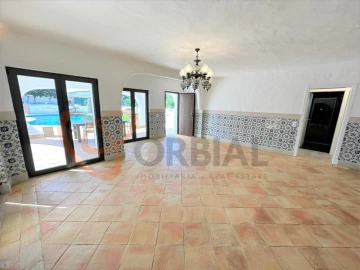 Moradia T4 para Venda em Algoz e Tunes