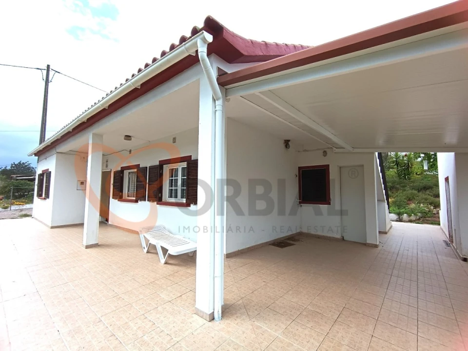 Moradia T3 para Venda em Alte Foto 2