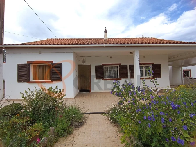 Moradia T3 para Venda em Alte Foto 3