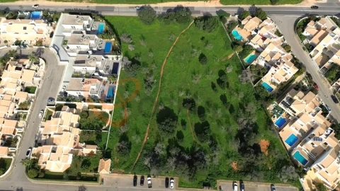 Terreno para Venda em Albufeira e Olhos de Água