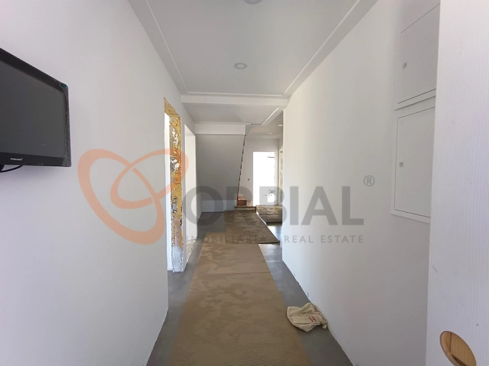 Moradia T7 para Venda em Quarteira Foto 6
