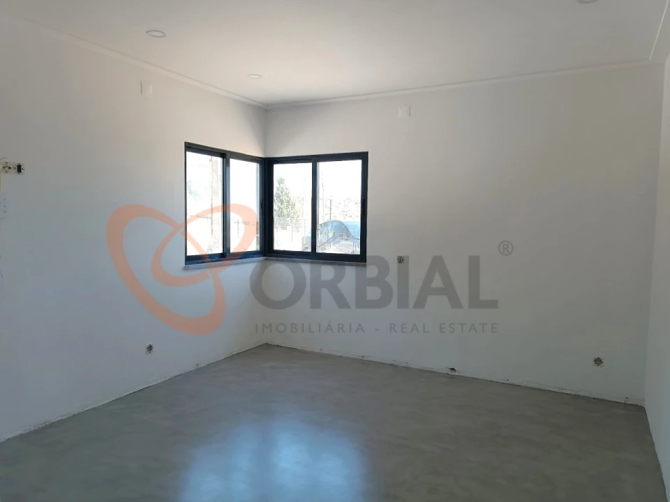 Moradia T7 para Venda em Quarteira Foto 7