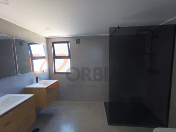 Moradia T7 para Venda em Quarteira