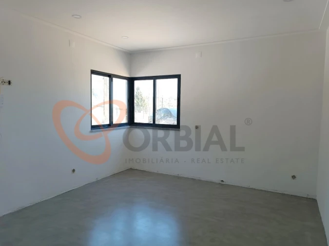 Moradia T7 para Venda em Quarteira Foto 7