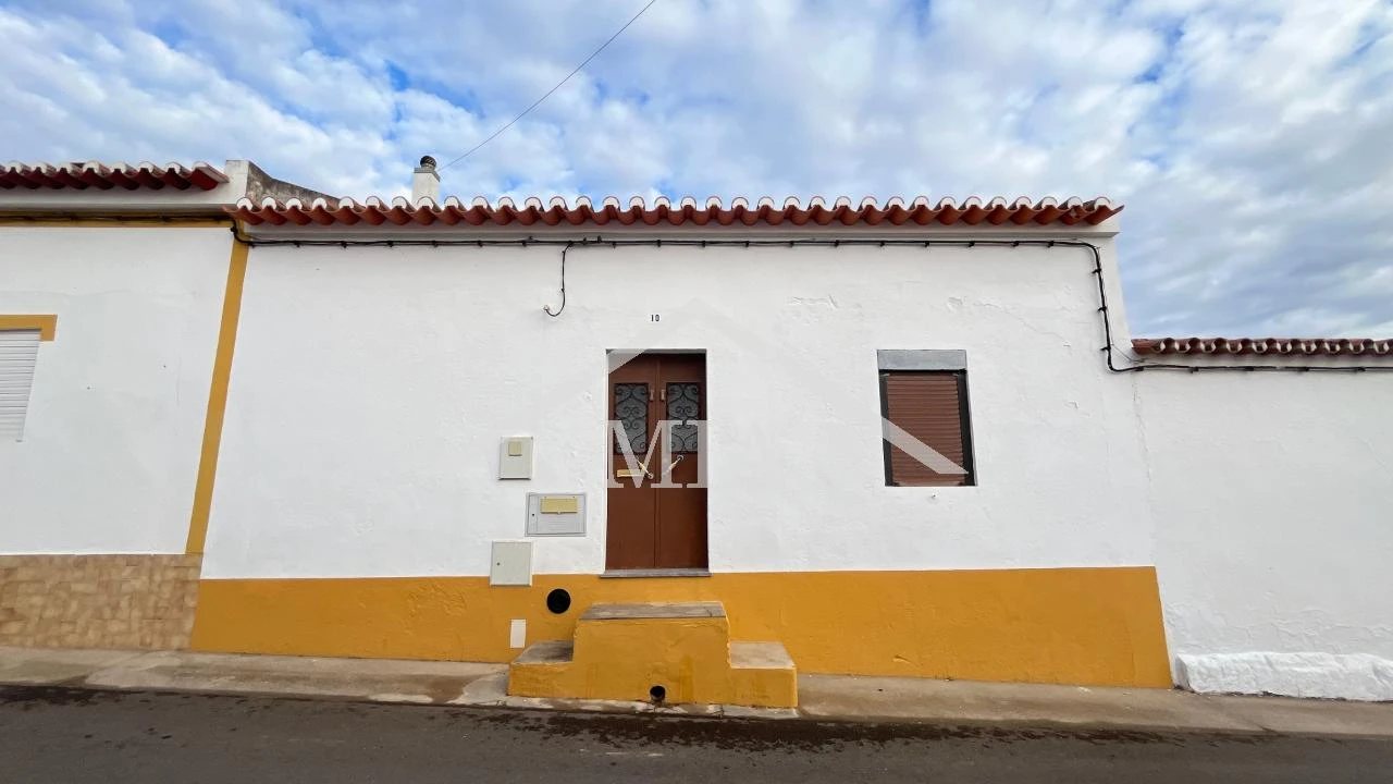 Moradia T3 para Venda em Barrancos Foto 1