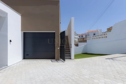 Moradia T3 para Venda em Lagos (São Sebastião e Santa Maria)