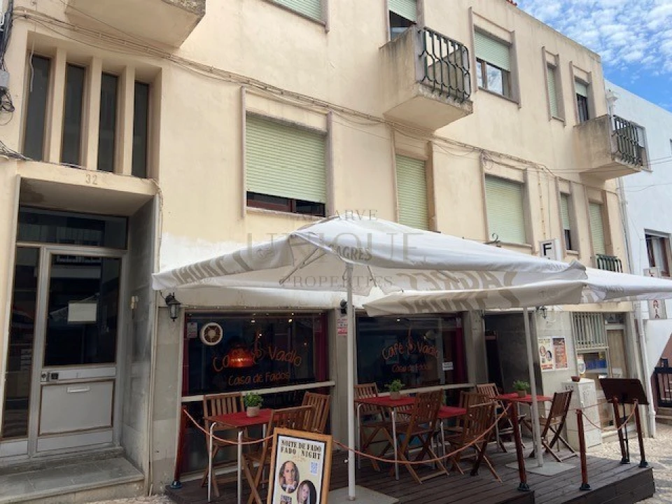 Prédio para Venda em Lagos (São Sebastião e Santa Maria) Foto 1