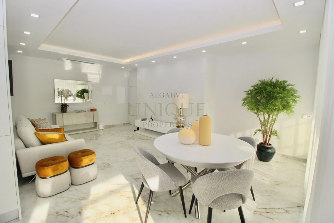 Apartamento T4 para Venda em Lagos (São Sebastião e Santa Maria) Foto 4