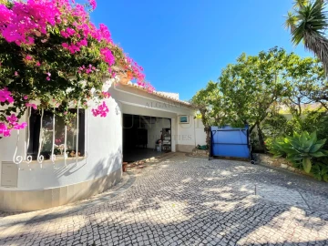 Moradia T5 para Venda em Lagos (São Sebastião e Santa Maria)