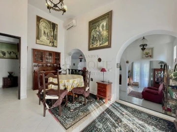 Moradia T5 para Venda em Lagos (São Sebastião e Santa Maria)