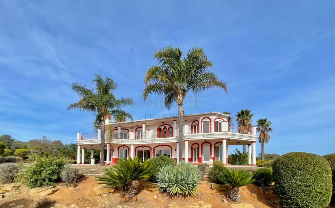 Moradia T4 para Venda em Odiaxere Foto 2