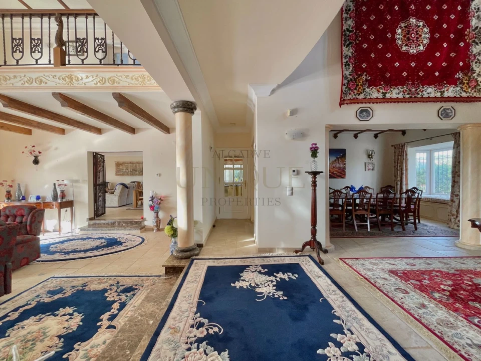 Moradia T4 para Venda em Odiaxere Foto 3