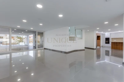 Moradia T4 para Venda em Lagos (São Sebastião e Santa Maria)
