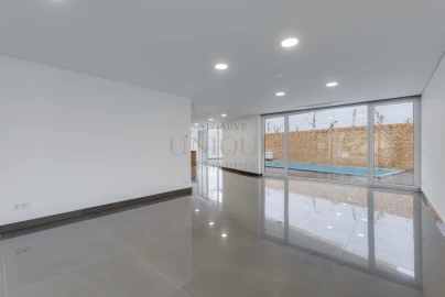 Moradia T4 para Venda em Lagos (São Sebastião e Santa Maria)