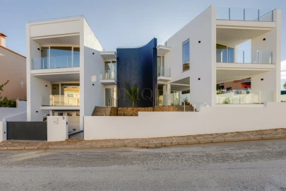 Moradia T4 para Venda em Lagos (São Sebastião e Santa Maria)