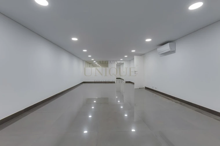 Moradia T4 para Venda em Lagos (São Sebastião e Santa Maria) Foto 32