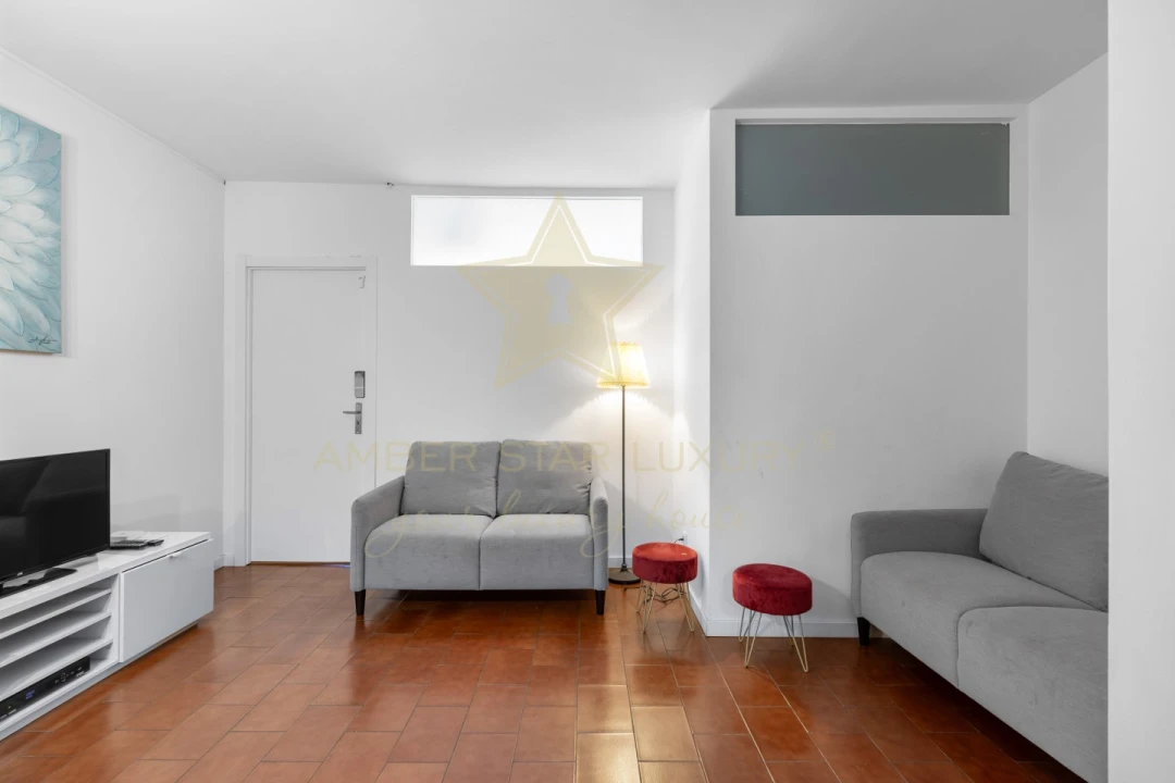 Apartamento T7 para Venda em Alvalade Foto 1